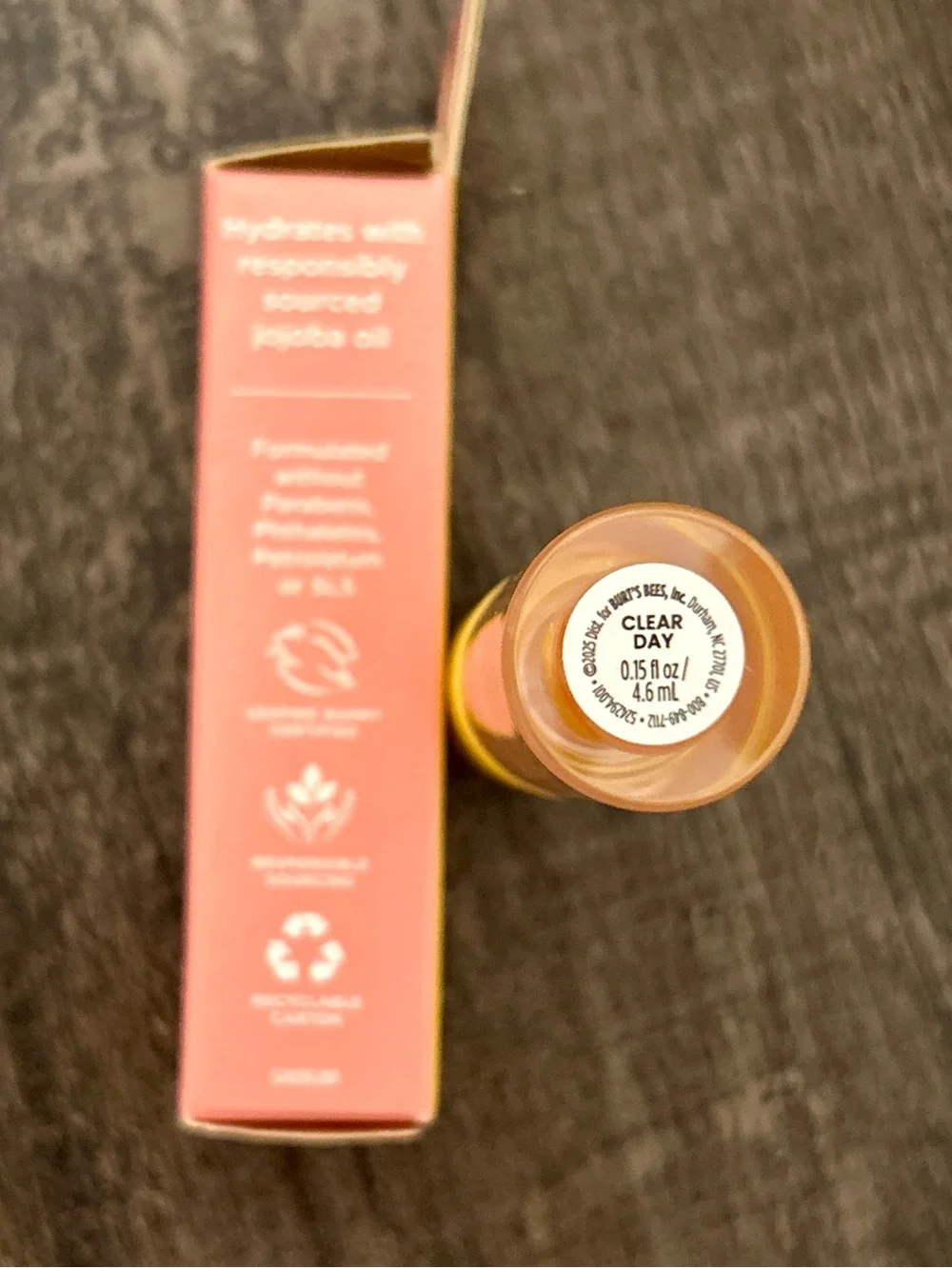 Burt's Bees Lip Oil in Clear Day Shade NIB